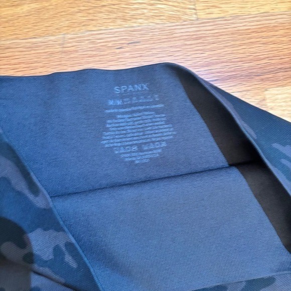SPANX Camo Seamless High Waist Leggings Black Gray Size M - Picture 2 of 4